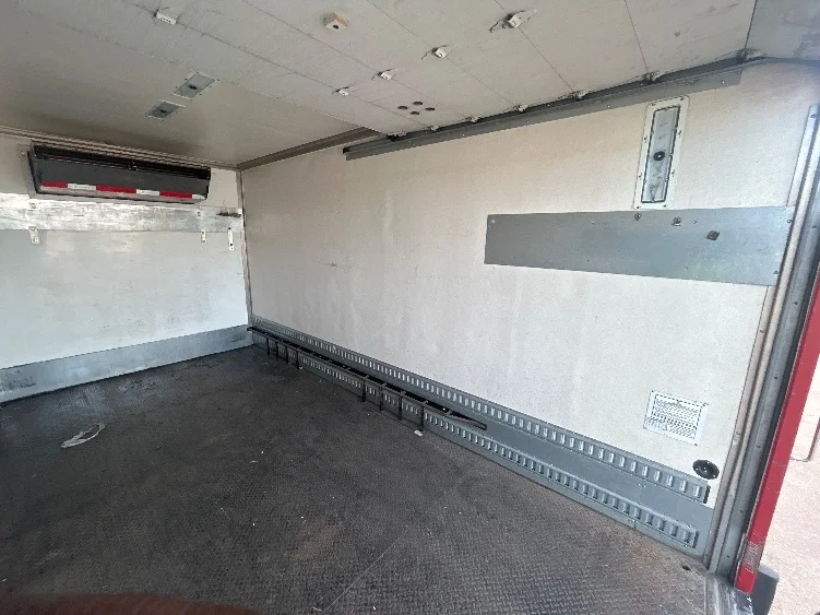 2021 Freightliner eM2 in Brooklyn Park, MN — photo 10