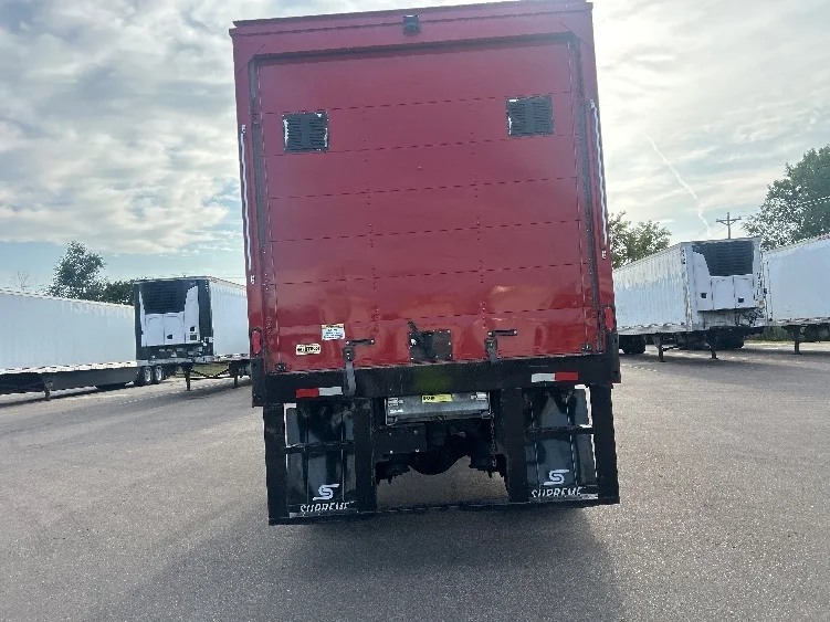 2021 Freightliner eM2 in Brooklyn Park, MN — photo 7