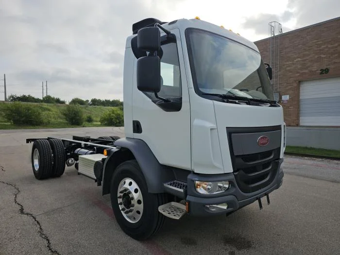 2025 Peterbilt 220EV - image 8