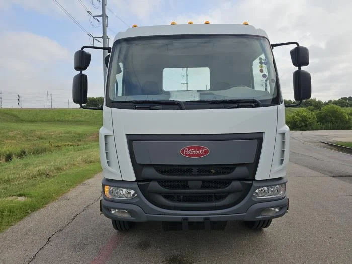 2025 Peterbilt 220EV - image 9