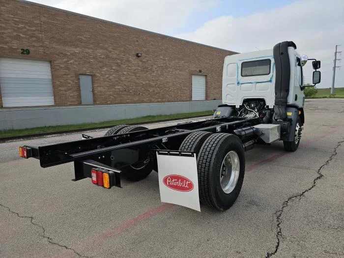 2025 Peterbilt 220EV - image 6