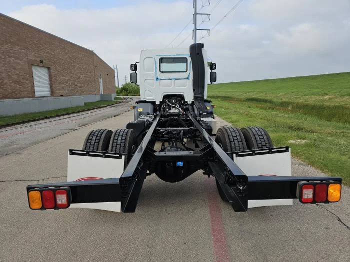2025 Peterbilt 220EV in Dallas, TX — photo 5