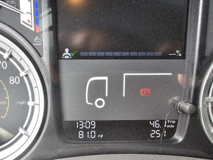 2025 Peterbilt 220EV in Dallas, TX — photo 13