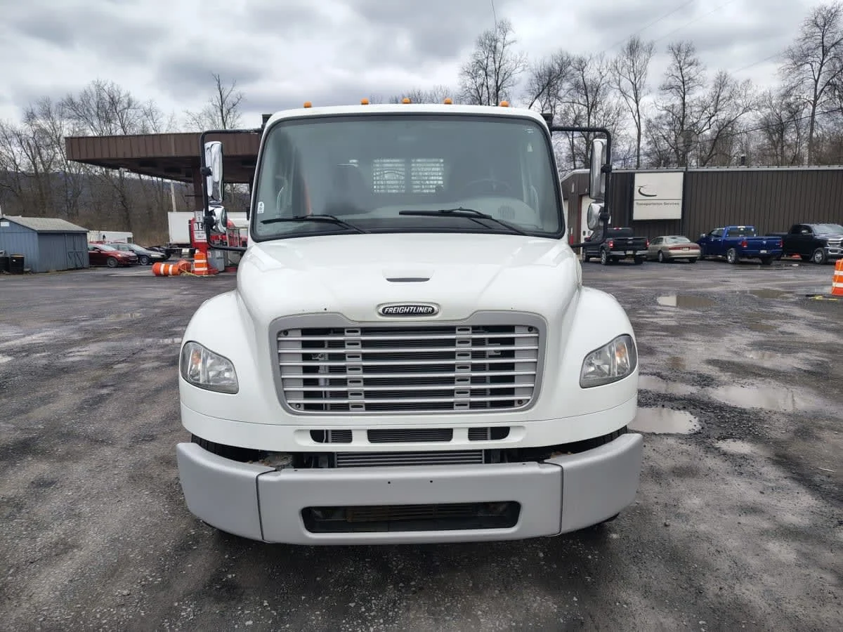 2020 Freightliner M2 106 - image 2