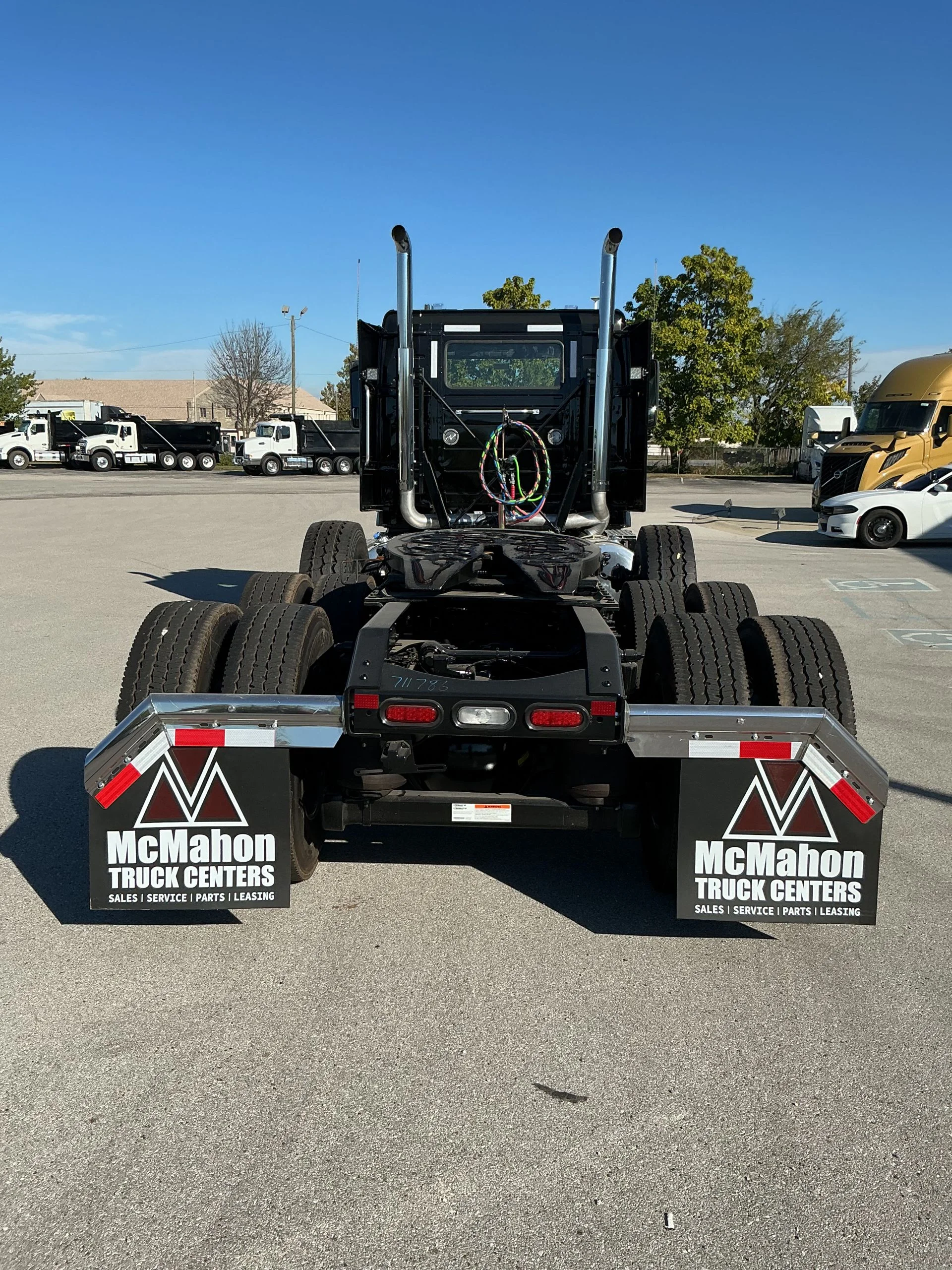 2026 Volvo VNL 860 in Indianapolis, IN — photo 6