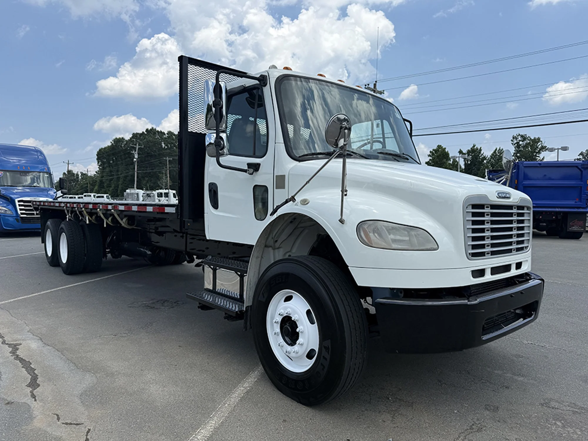 2020 Freightliner M2 106 - image 4