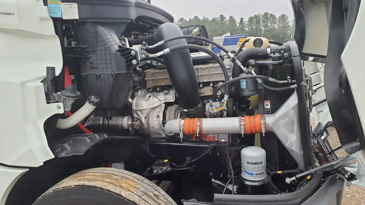2019 Freightliner Cascadia in Birmingham, AL — photo 9