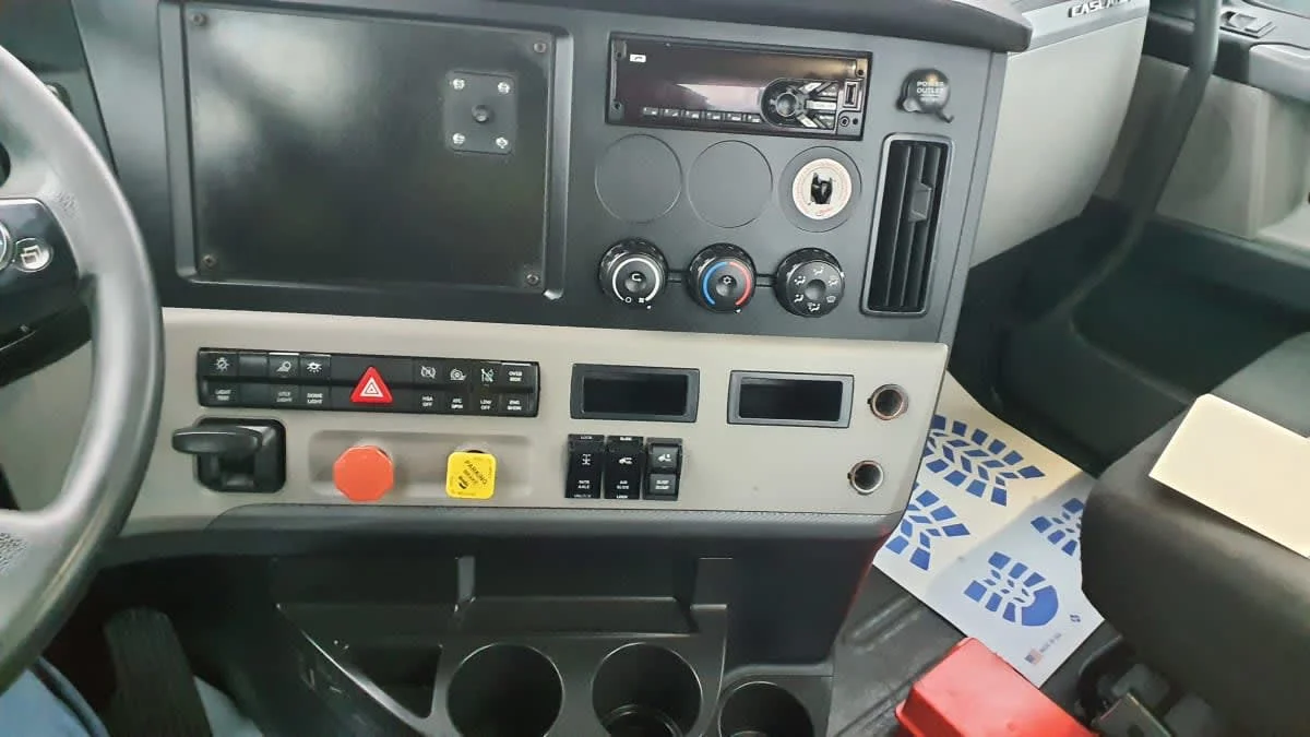 2019 Freightliner Cascadia in Birmingham, AL — photo 12