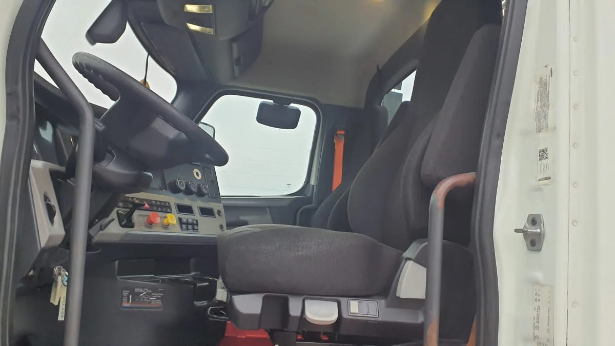 2019 Freightliner Cascadia in Birmingham, AL — photo 7
