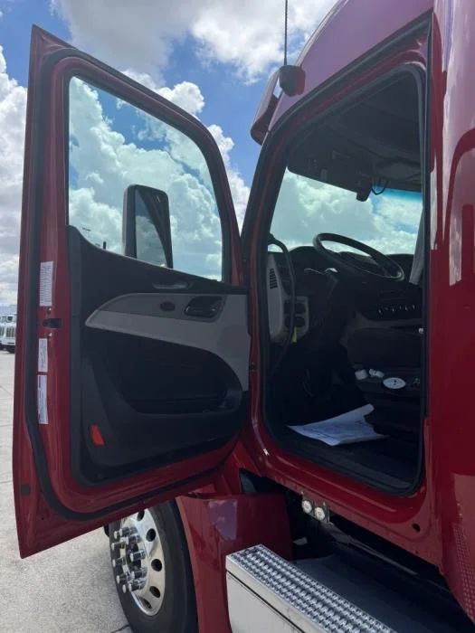 2022 Peterbilt 579 — photo 10