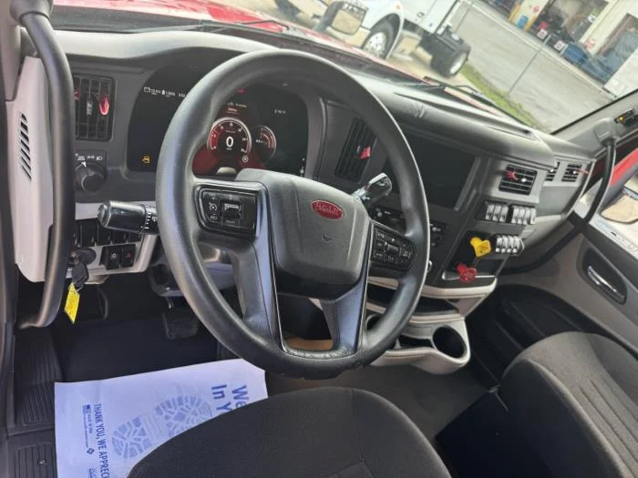2022 Peterbilt 579 — photo 11