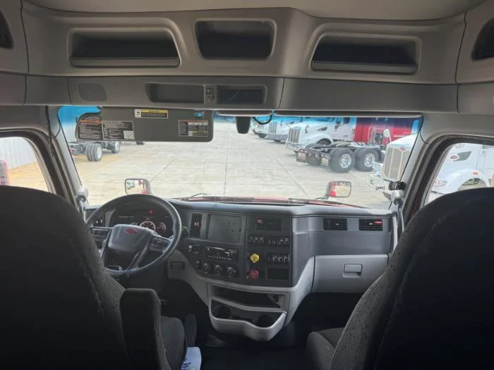 2022 Peterbilt 579 — photo 19