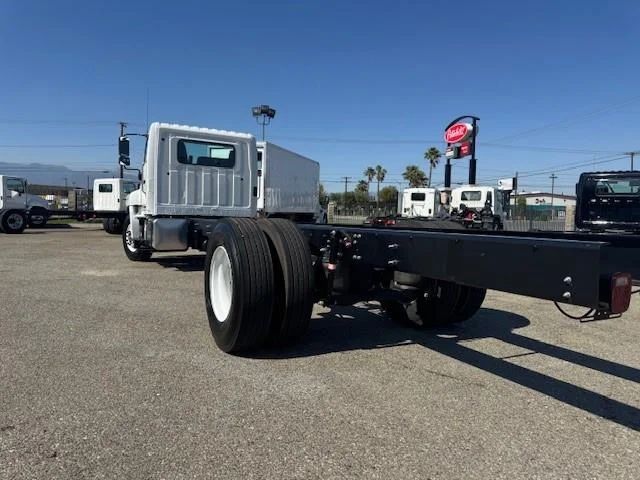 2026 Hino L7 - image 7