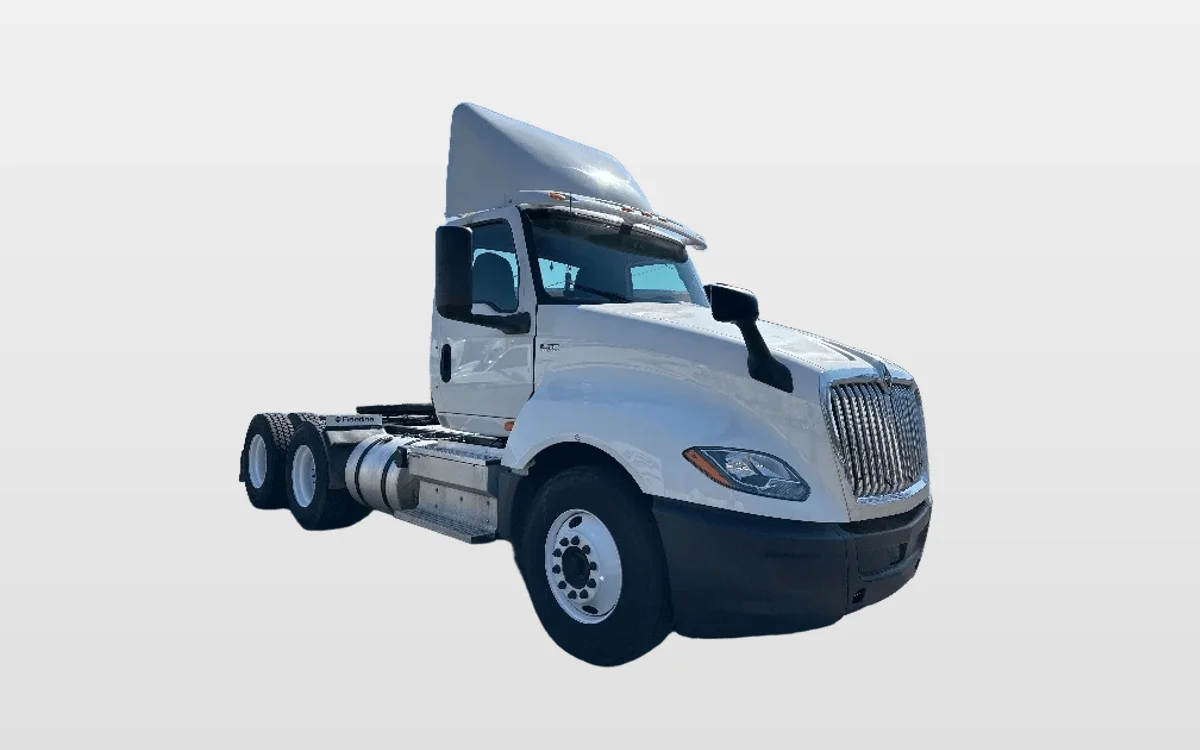 2018 International LT - image 1