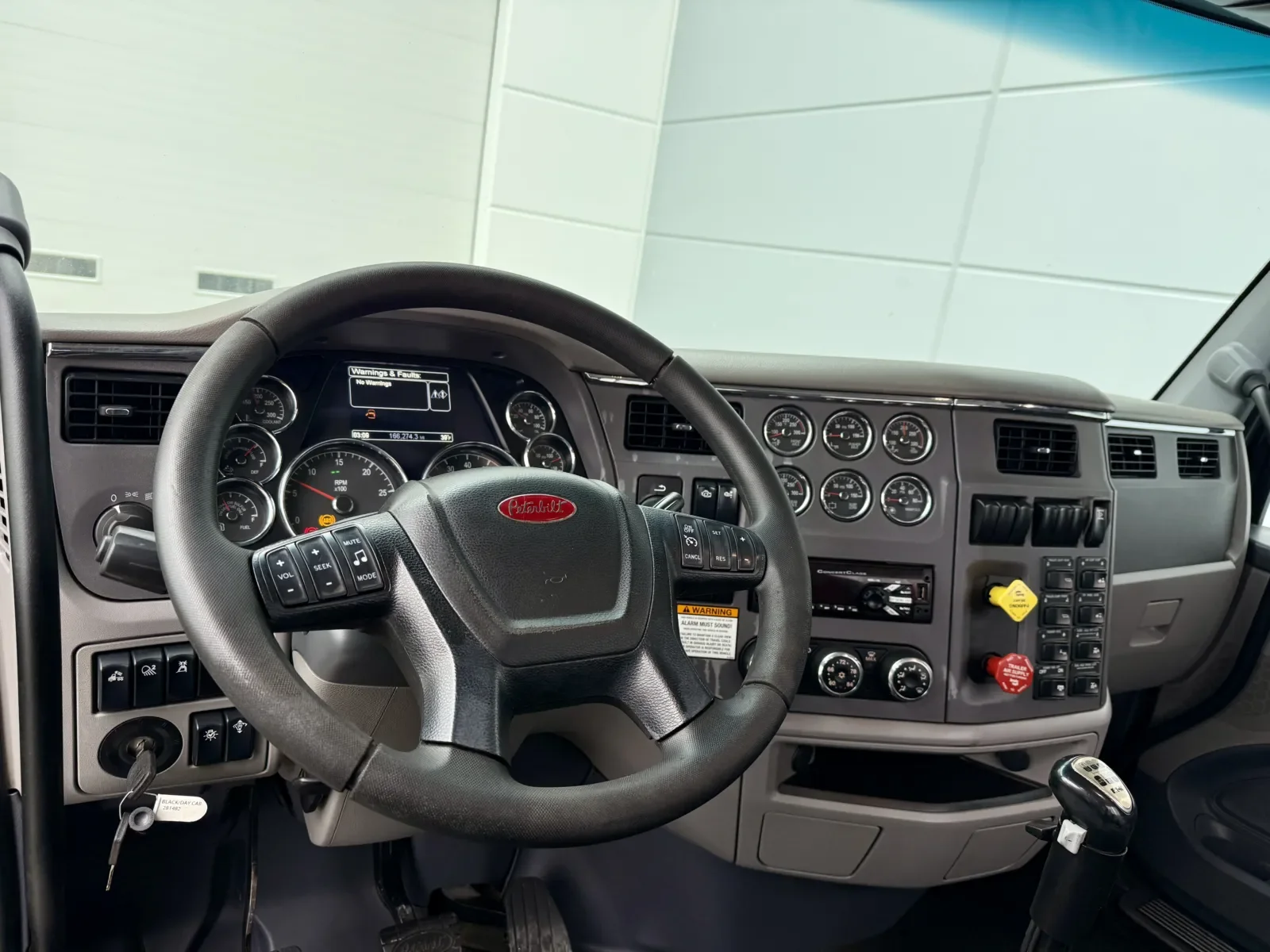 2015 Peterbilt 567 - image 15