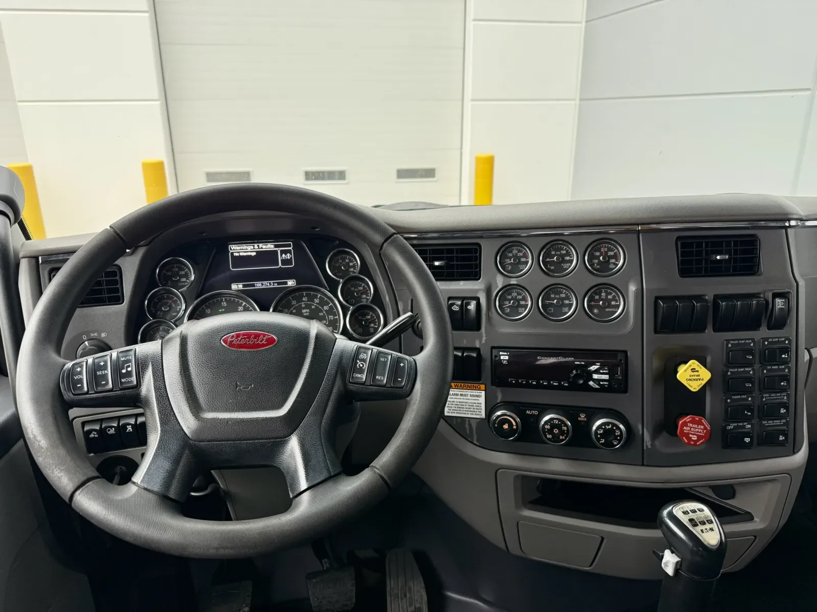 2015 Peterbilt 567 in New Lenox, IL — photo 16