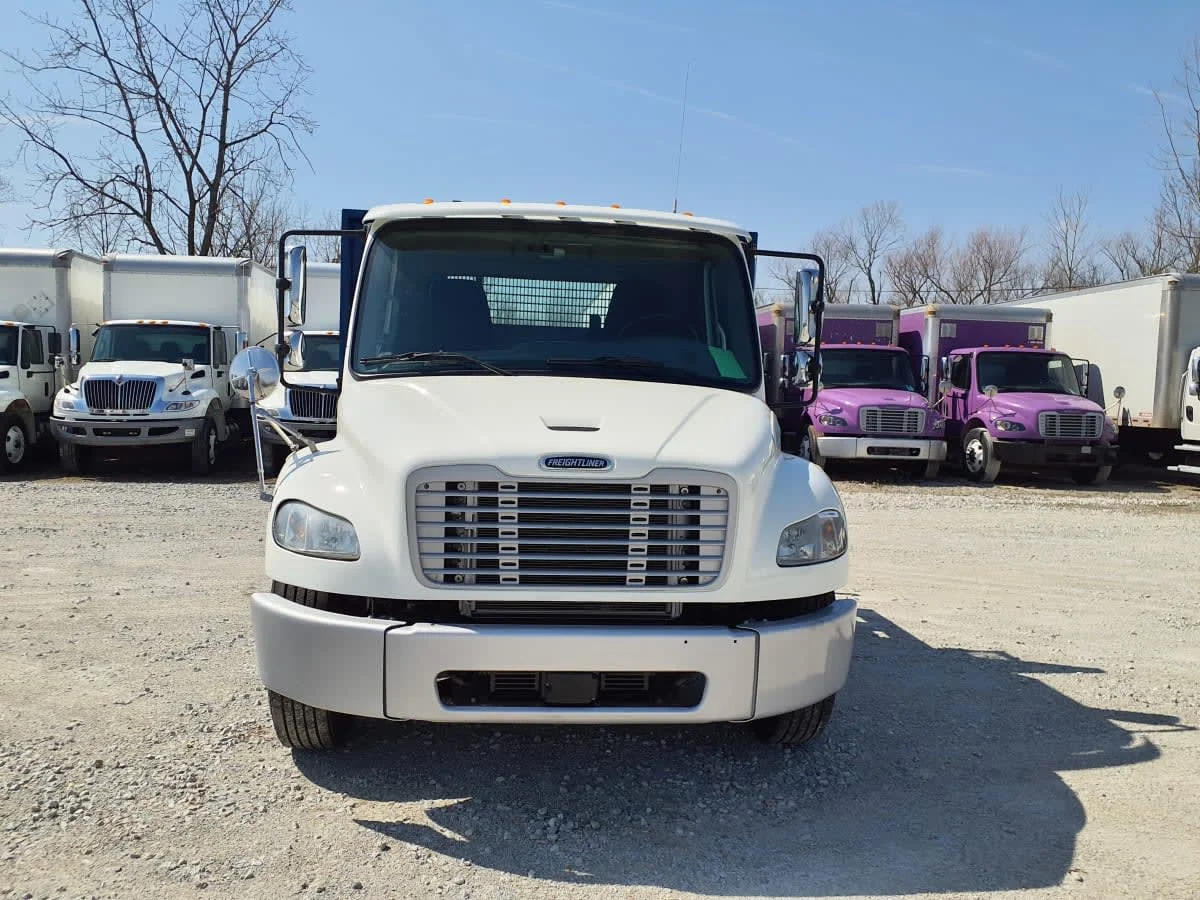 2018 Freightliner M2 106 in Indianapolis, IN — photo 2