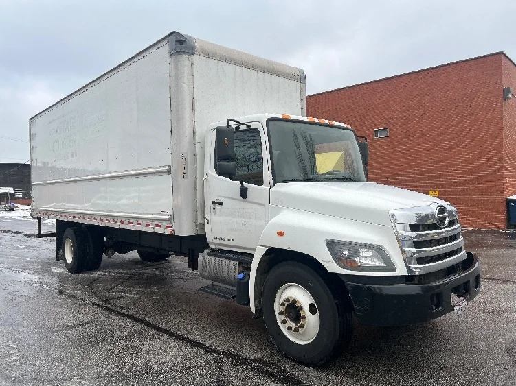 2020 Hino 338 in Middlefield, OH