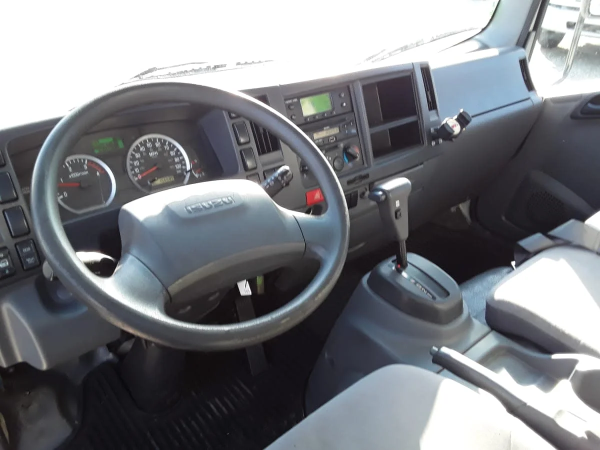 2017 Isuzu NPR - image 10