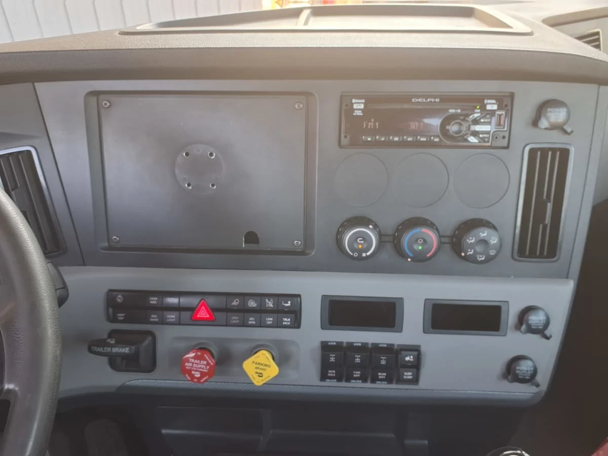 2020 Freightliner Cascadia in Hilliard, OH — photo 9