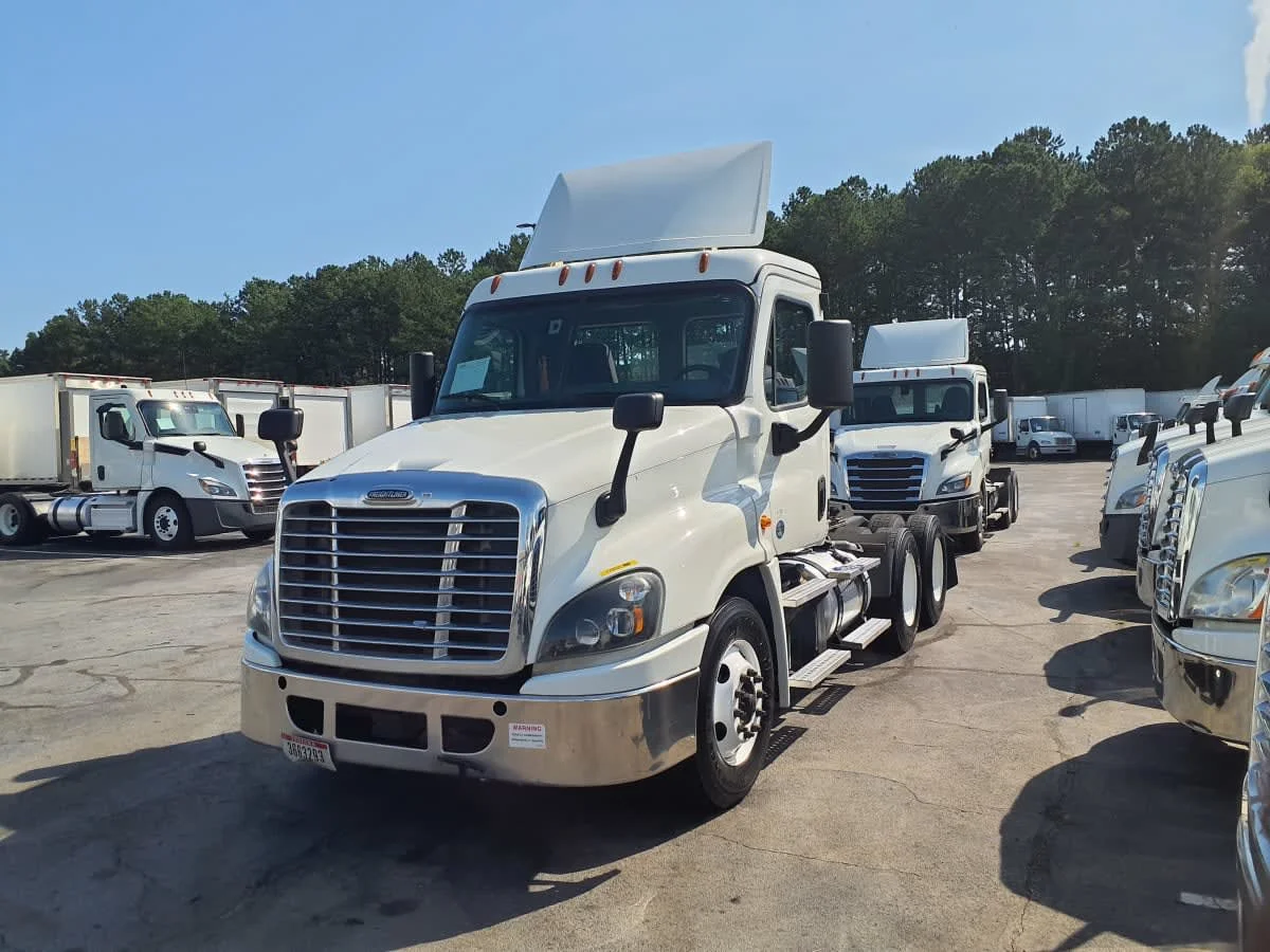 2018 Freightliner Cascadia in Atlanta, GA — photo 3