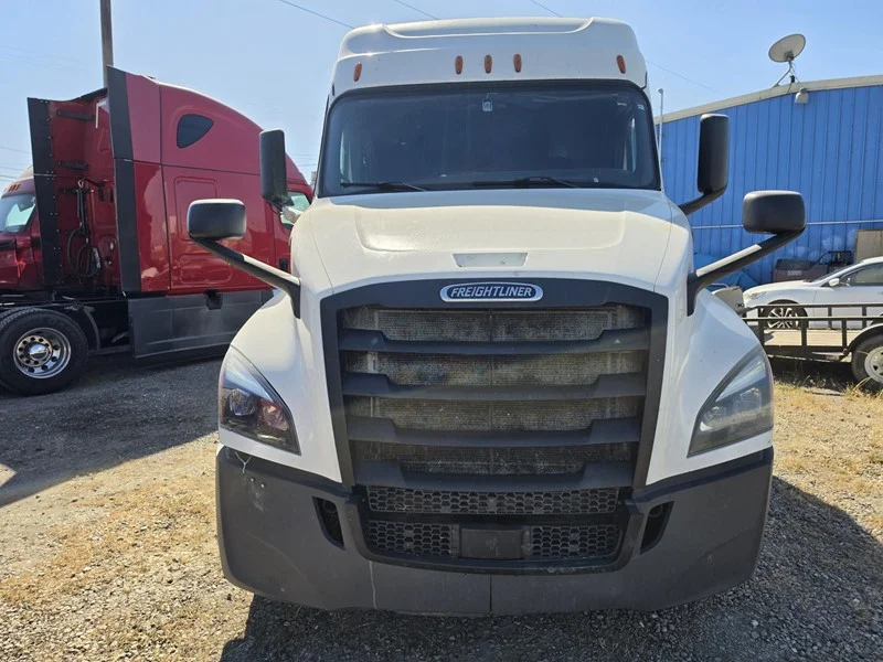 2019 Freightliner in French Camp, CA — photo 2