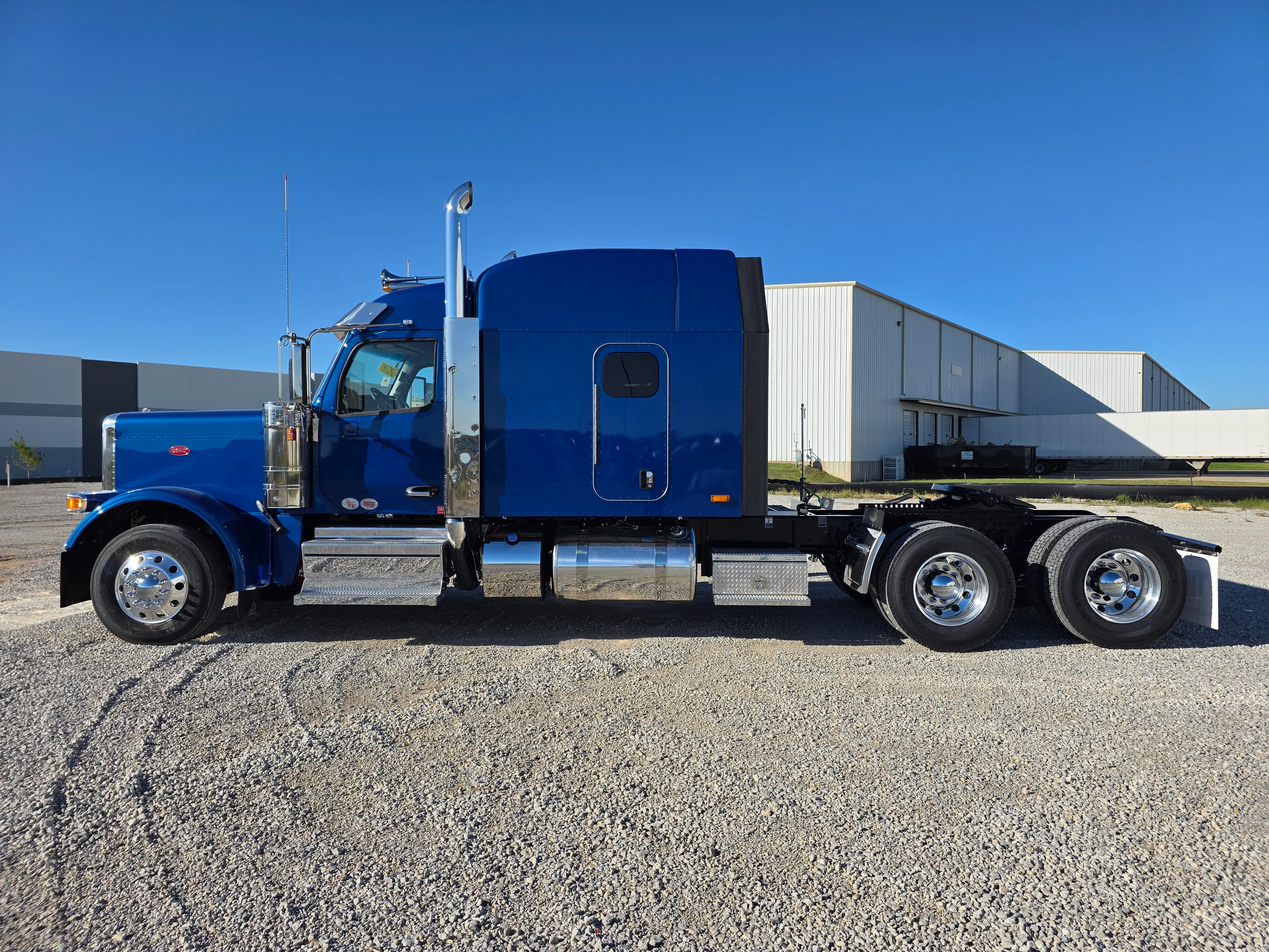 2026 Peterbilt 589 in Charlotte, NC — photo 2