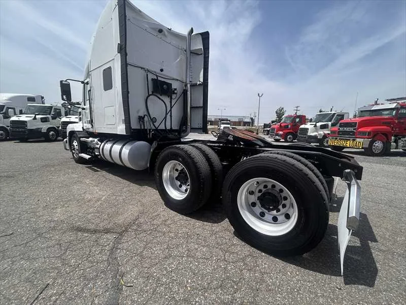 2021 Mack Anthem - image 3