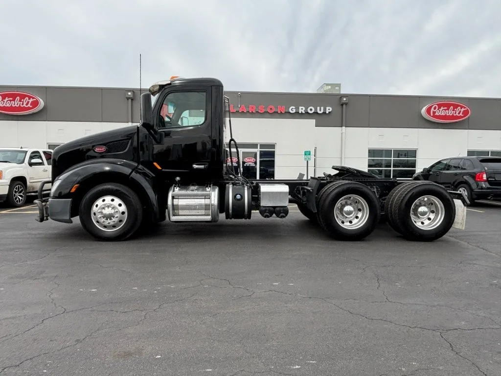 2021 Peterbilt 579 in Springfield, MO — photo 4