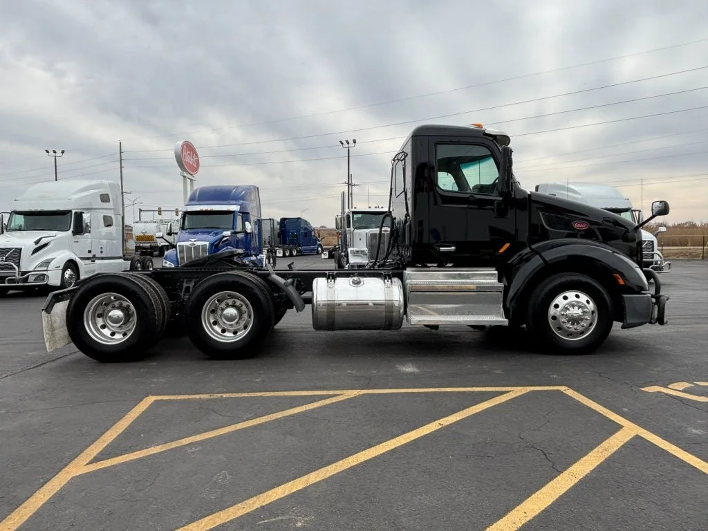 2021 Peterbilt 579 in Springfield, MO — photo 8