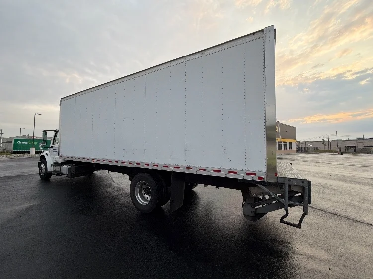 2018 Freightliner eM2 in Linden, NJ — photo 6
