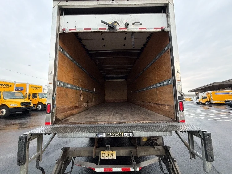 2018 Freightliner eM2 in Linden, NJ — photo 8