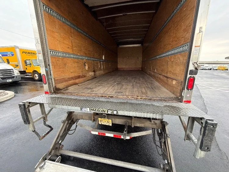 2018 Freightliner eM2 in Linden, NJ — photo 10