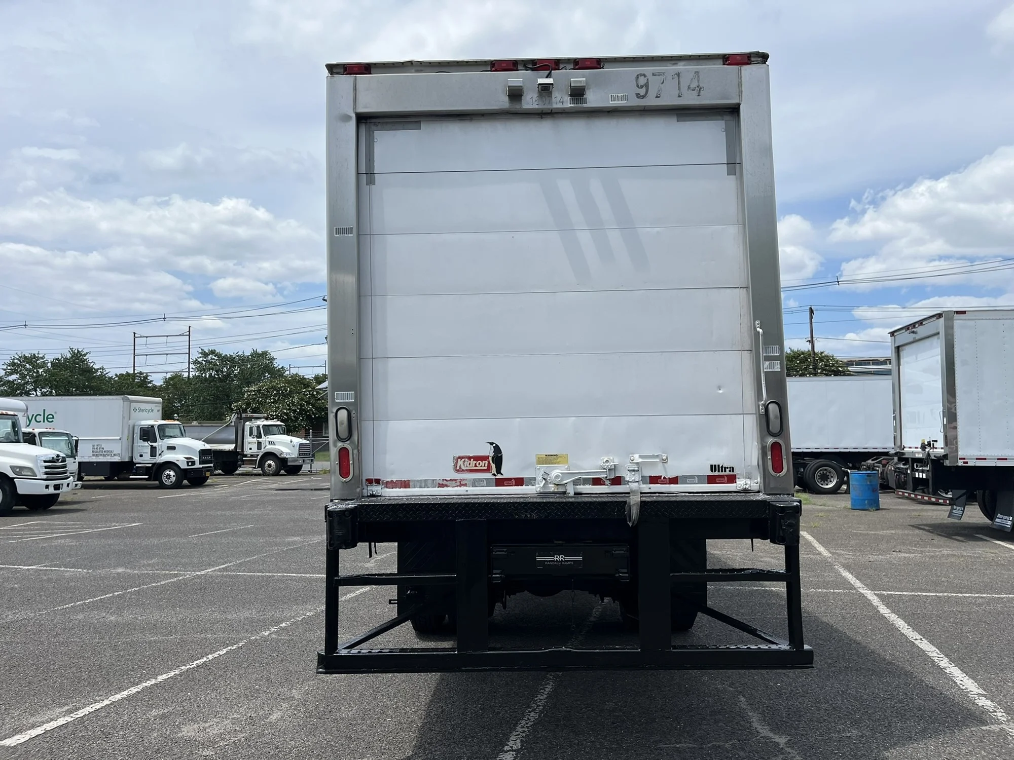 2017 Freightliner M2 106 in Reading, PA — photo 5
