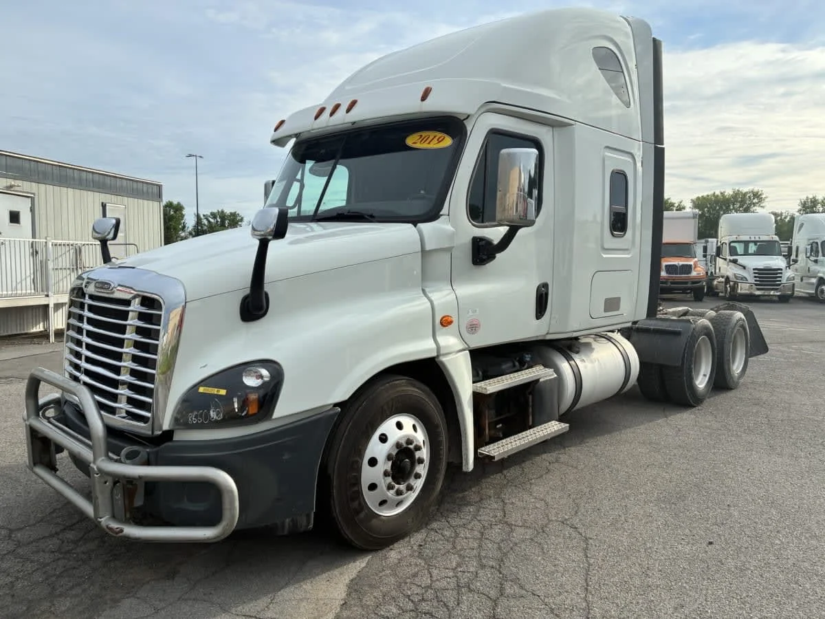 2019 Freightliner Cascadia in Syracuse, NY