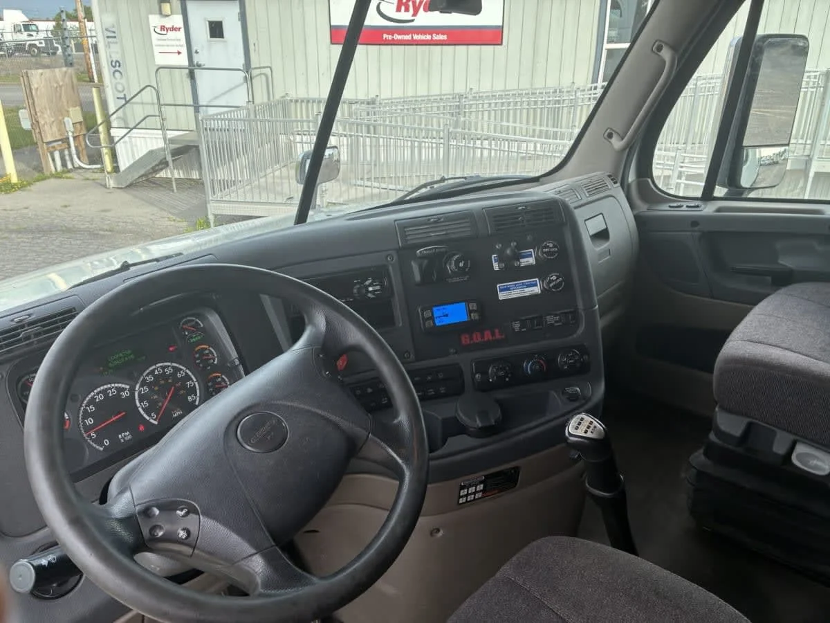 2019 Freightliner Cascadia in Syracuse, NY — photo 7