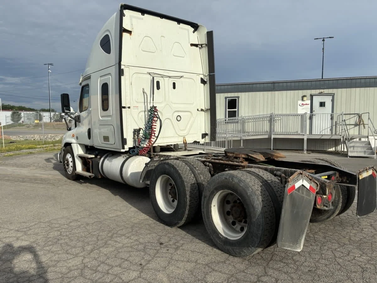 2019 Freightliner Cascadia in Syracuse, NY — photo 6
