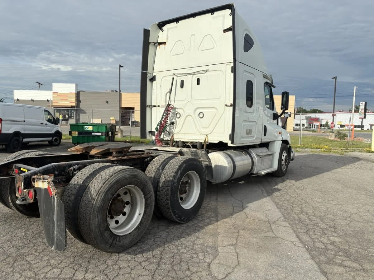 2019 Freightliner Cascadia in Syracuse, NY — photo 4