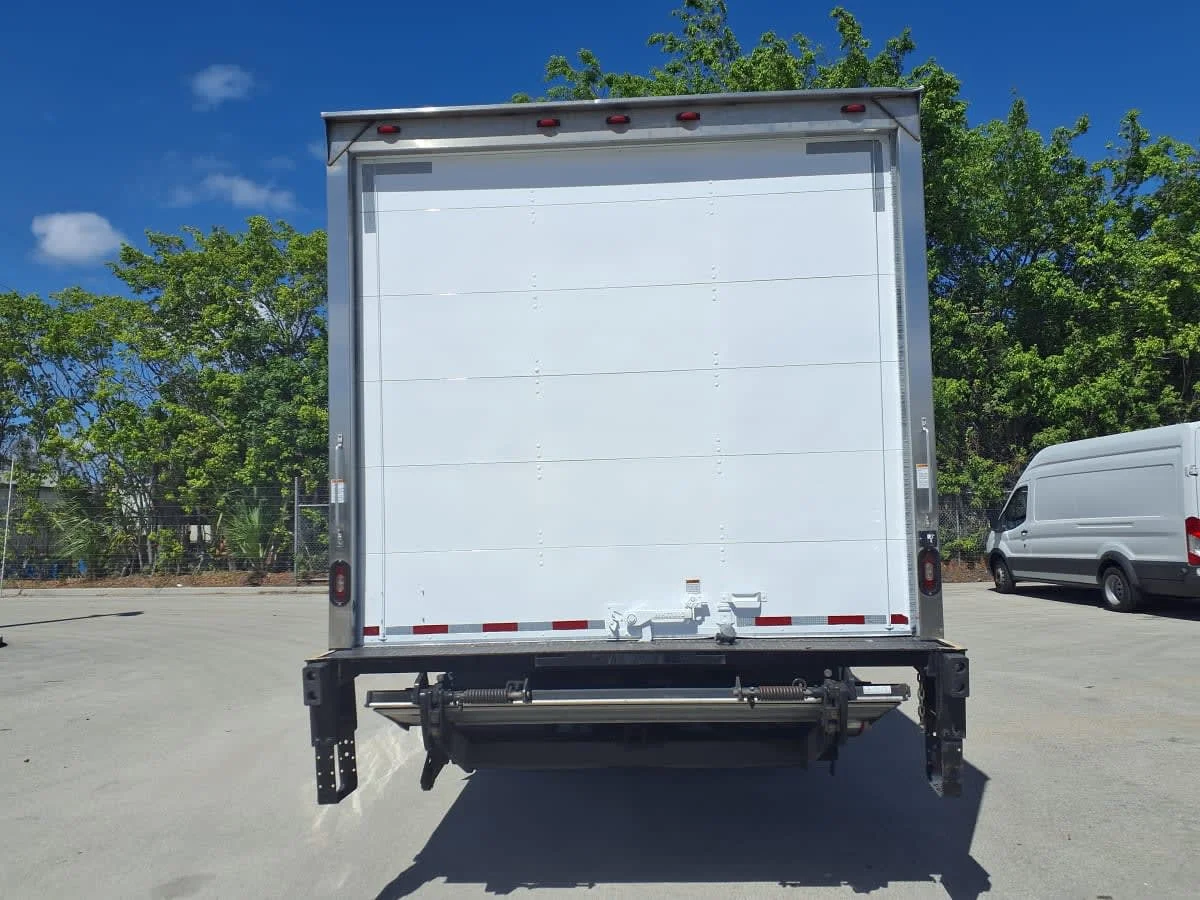 2019 Isuzu NRR in Davie, FL — photo 5