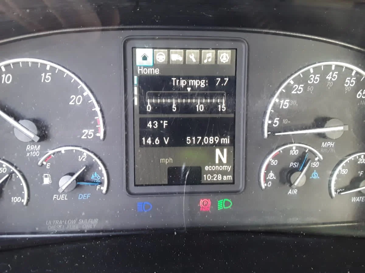 2020 Freightliner Cascadia - image 10