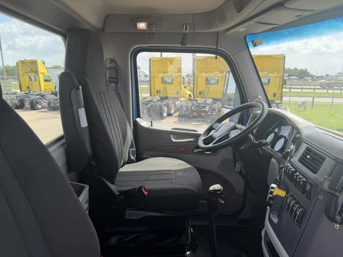 2020 Peterbilt 567 — photo 23