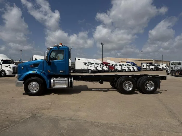 2020 Peterbilt 567 — photo 3