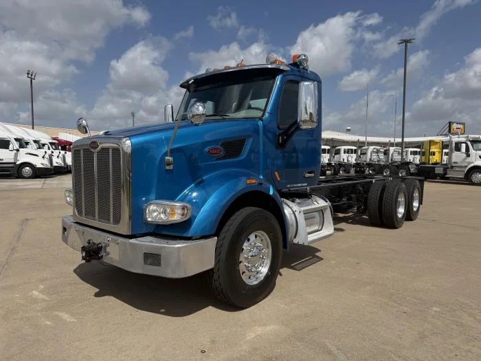 2020 Peterbilt 567 — photo 2