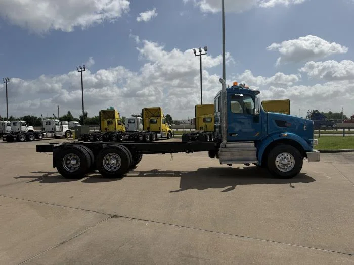2020 Peterbilt 567 — photo 7