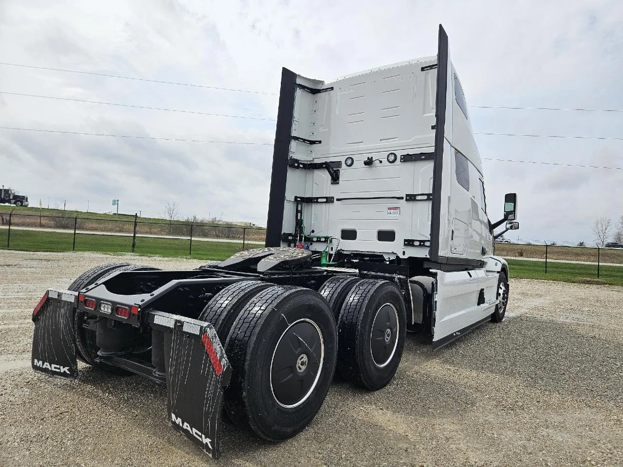 2026 Mack Pinnacle in Toledo, OH — photo 6