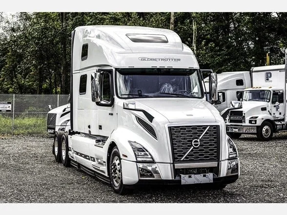 2025 Volvo VNL 860 in Linthicum Heights, MD — photo 4