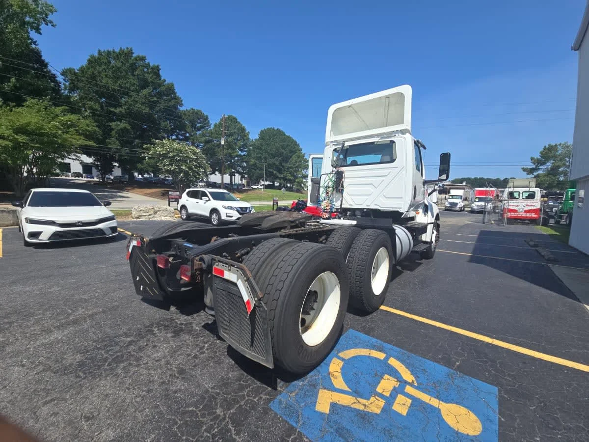 2019 International LT in Doraville, GA — photo 4