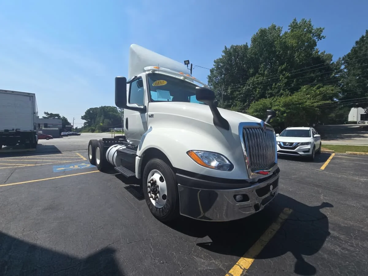 2019 International LT in Doraville, GA — photo 3