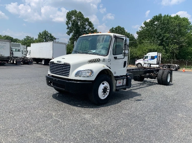2015 Freightliner eM2 in Charlotte, NC — photo 3