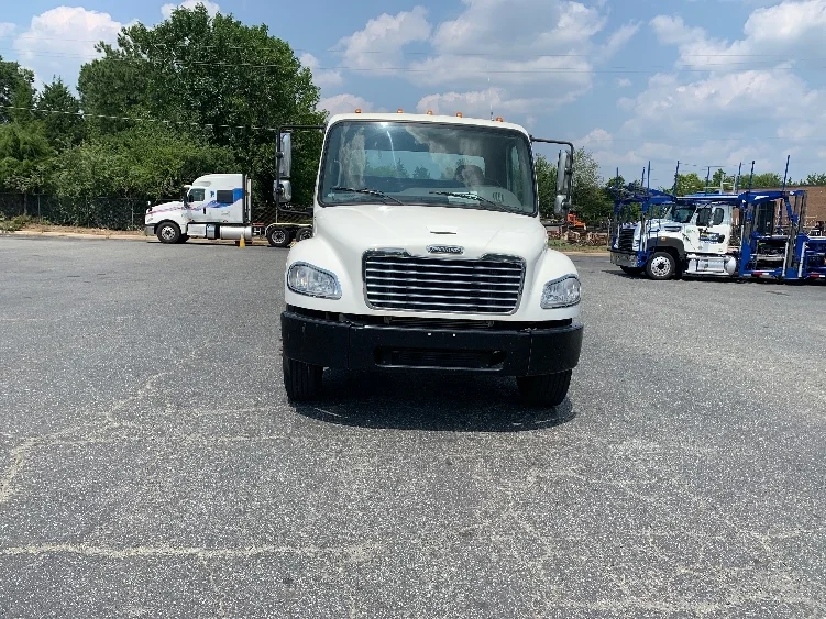 2015 Freightliner eM2 in Charlotte, NC — photo 2